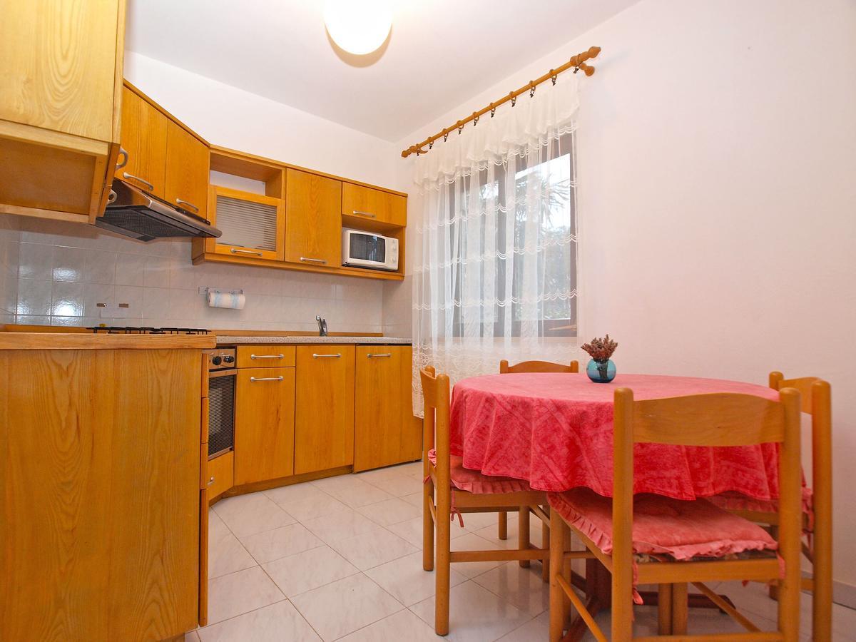 Apartments Dvorine 1210 Banjole Exterior foto