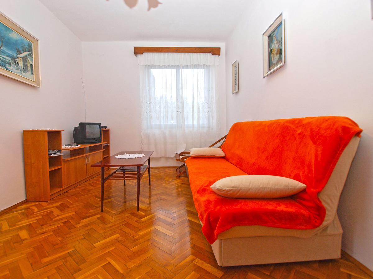 Apartments Dvorine 1210 Banjole Exterior foto