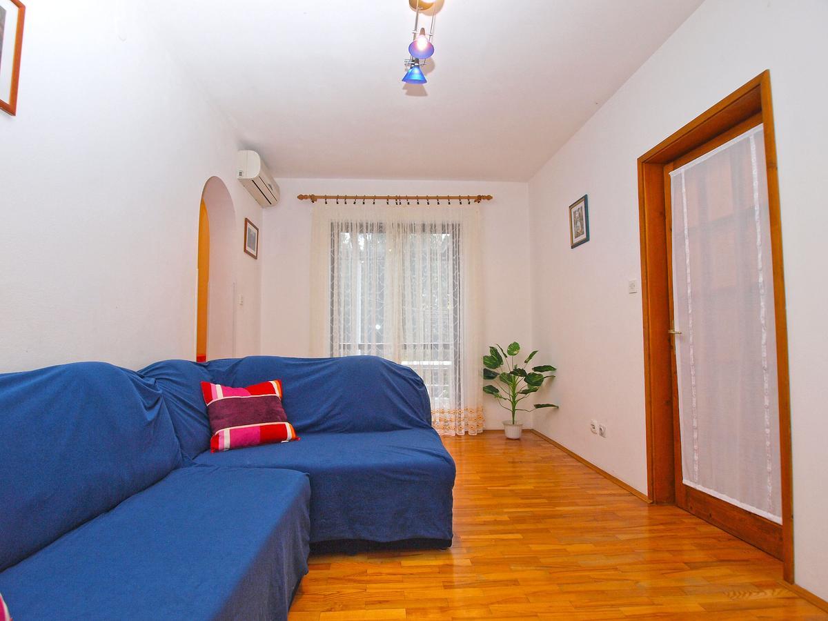 Apartments Dvorine 1210 Banjole Exterior foto