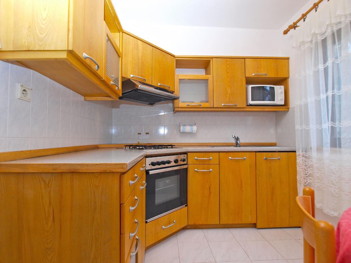 Apartments Dvorine 1210 Banjole Exterior foto